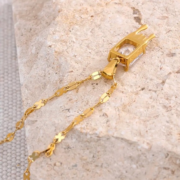 New 18K Melting Gold Minimalist Necklace - Picture 6 of 7